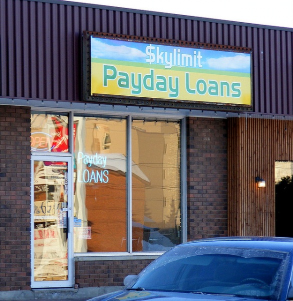 File:Payday loans 5557.jpg